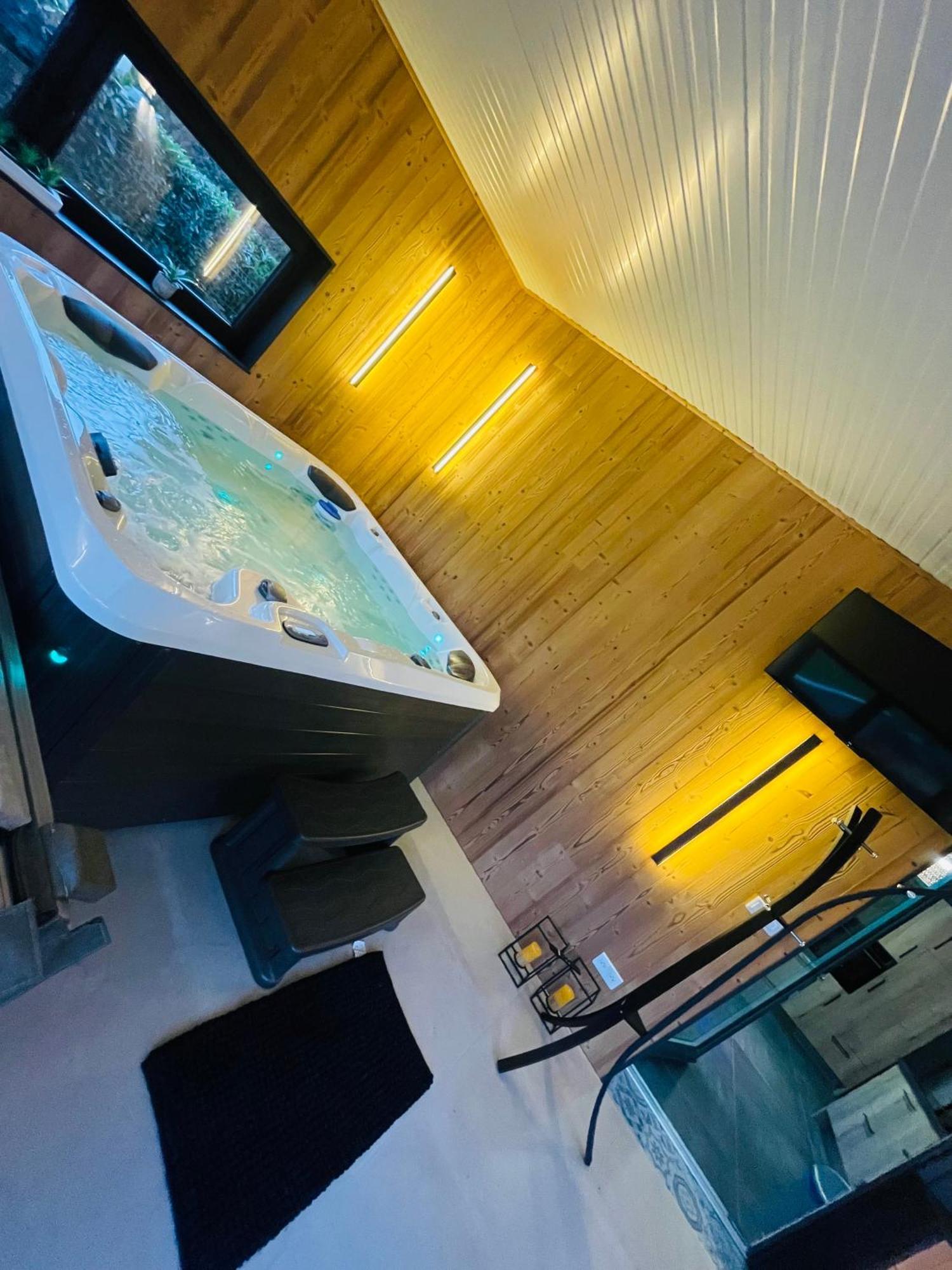 Maison Gite Chez Nounou Sauna Jacuzzi Jardin Arbore Etting Buitenkant foto